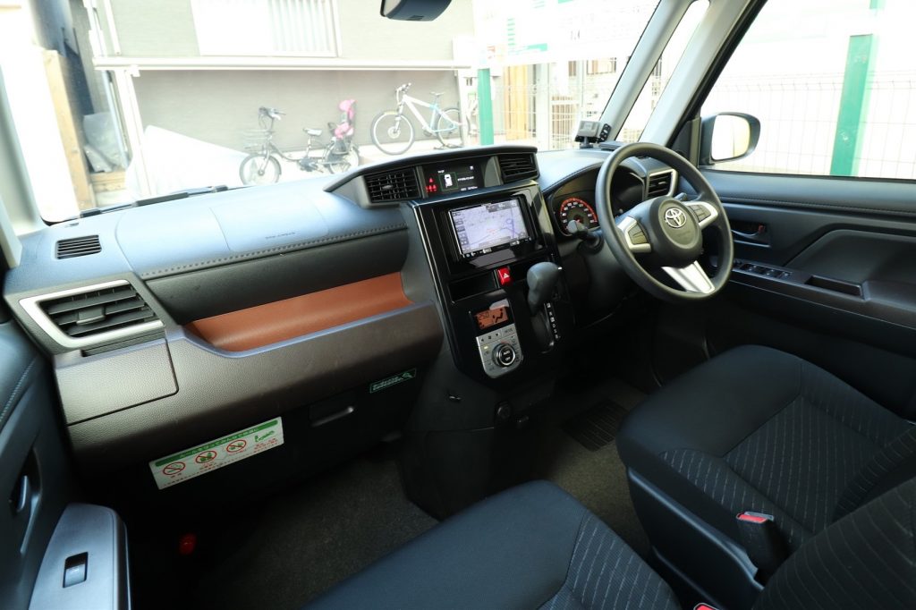視界のよさはコンパクトカー随一。ミニバンのように広々とした印象