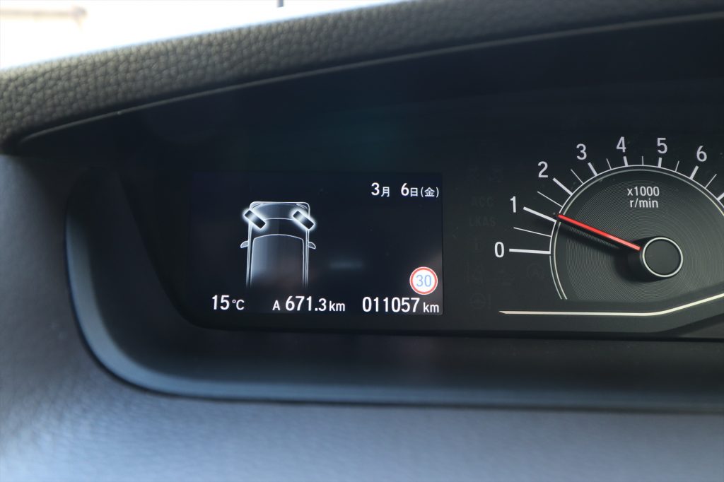 タイヤの向きを表示する「タイヤ角度モニター」は駐車時に嬉しい