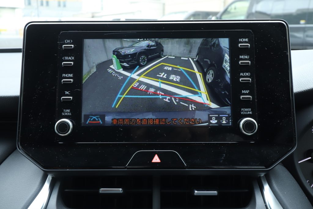 ガイド線はあくまで目安。バックモニターで車幅感覚はつかめない