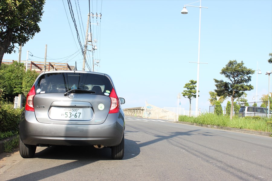 「駐車」と「停車」は言葉が違うだけで意味は同じ ○か×か?