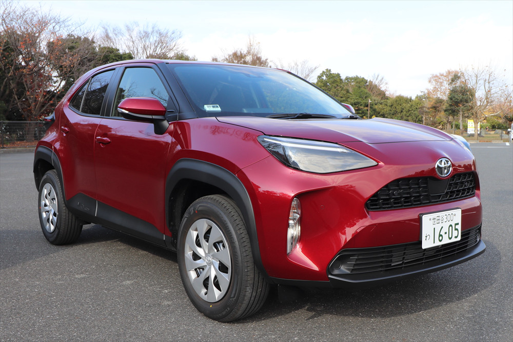 全長4,180m×全幅1,765mm×全高×1,590mmのボディは「ライズ」と「C-HR」の中間的サイズ