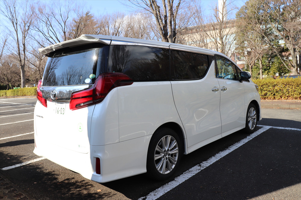 乗降性が考えられた車高の低さや広く取られた荷室開口部など、外観にも使い勝手を向上させる工夫が満載