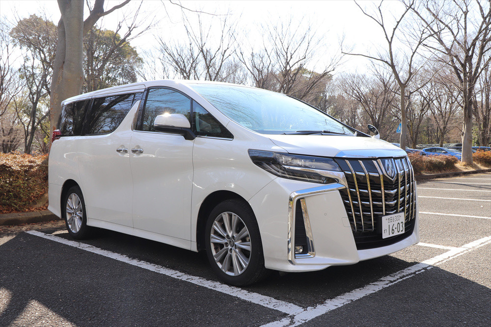 ラージサイズミニバンの代表格、トヨタ「アルファード」