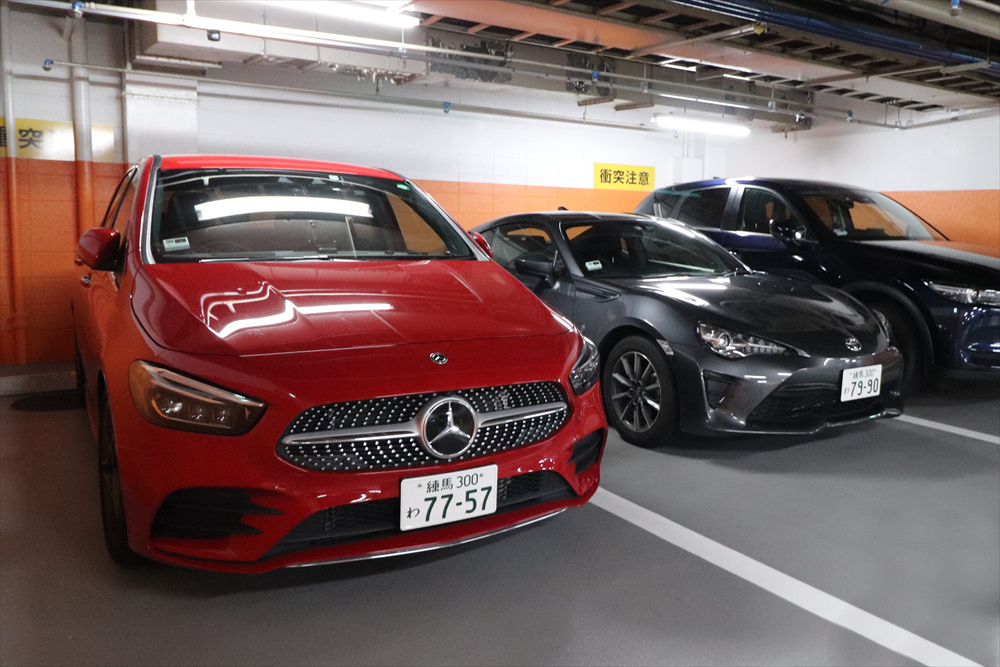 広々とした室内と軽々なフットワークを両立する「B180　AMGライン」と、スポーツカーの王道「86（ハチロク）」