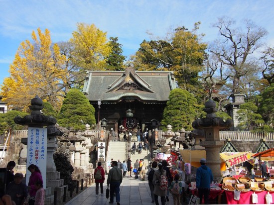 仁王門は天保2(1831)年創建。国指定重要文化財です