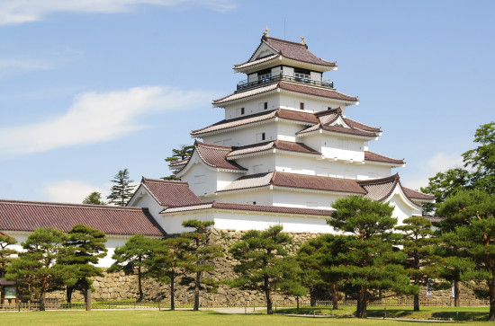 赤い瓦が美しい鶴ヶ城