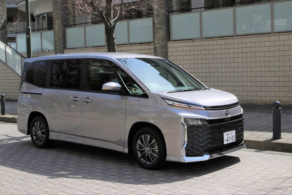 トヨタ「新型ヴォクシー」