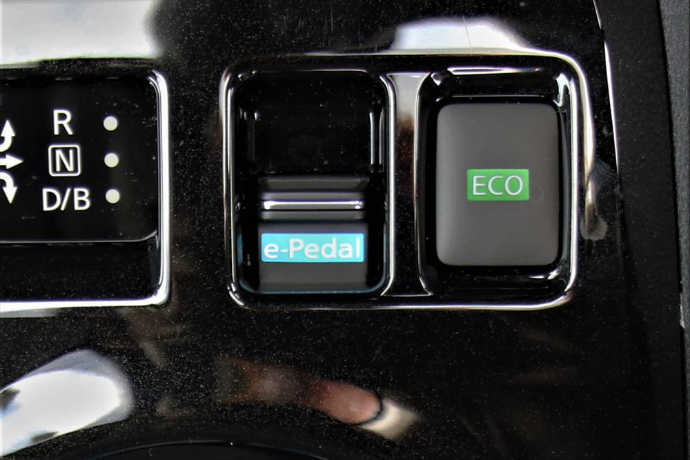 シフトレバー前方にある「e-Pedal」ボタン