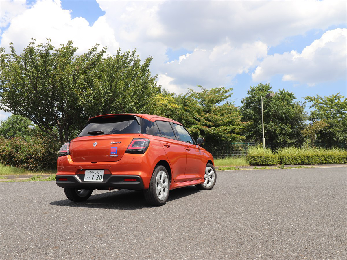 運転が楽しくなるコンパクトカー「スイフト」で出かけてみよう