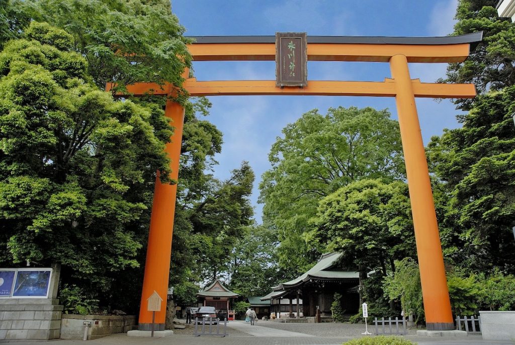 朱色の鳥居が印象的。家族円満、夫婦円満を願うなら川越氷川神社へ(写真提供:川越氷川神社)