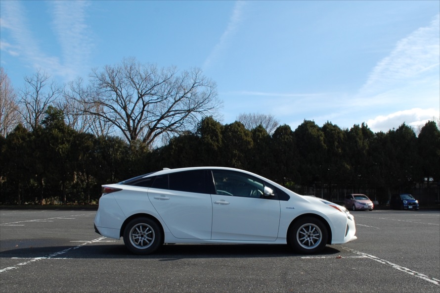 この日は神代植物公園第一駐車場に駐車。深大寺の山門まで10分ほど歩く 