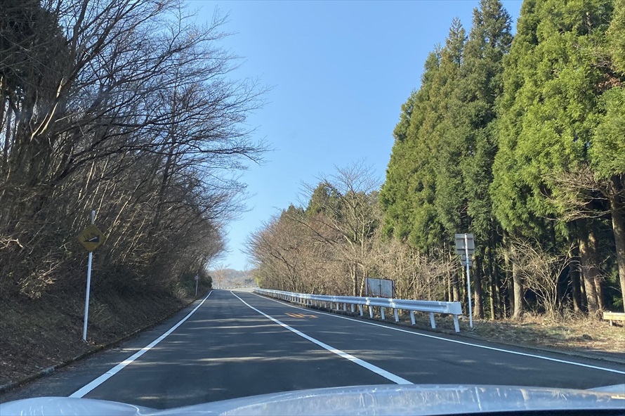 自然と青空に吸い込まれそうな景色の中の走行は気持ちがよい