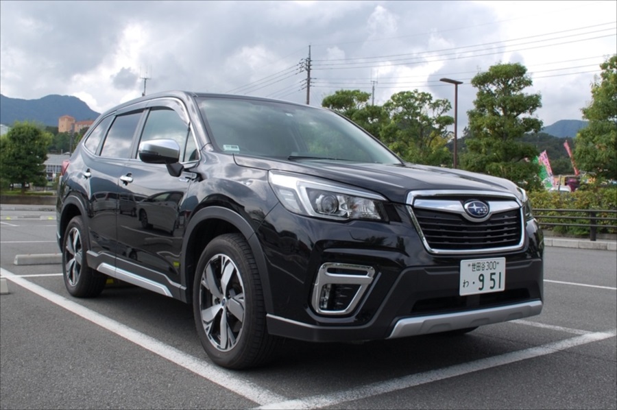 ハイブリッドの「e-BOXER」により走りと燃費を両立する「フォレスターAdvance」。駆動方式は4WD