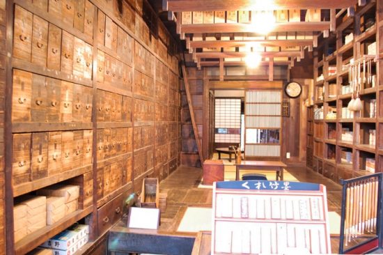 映画「千と千尋の神隠し」の中で登場した壁面が引き出しになっている建物