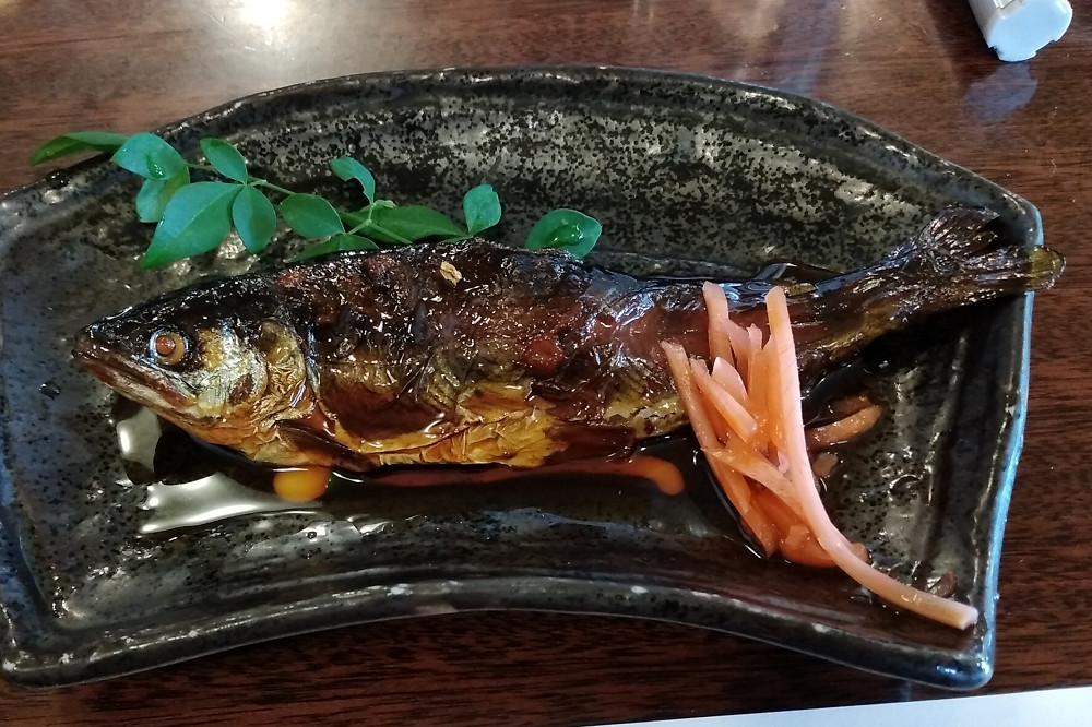  ヤマメの甘露煮は700円（税込み） 