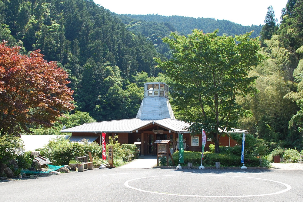 温かみのあふれる建物には「西川材」がふんだんに使われている