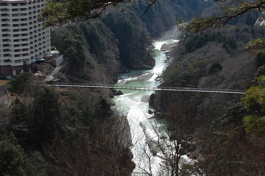 展望台からは鬼怒楯岩大吊橋を見下ろすことができる 