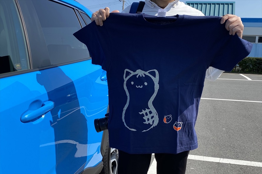 「ぴーにゃっつ」のTシャツ。ちゃんと男性向けサイズが用意されているのが嬉しい 