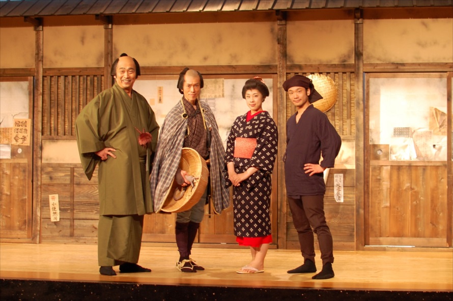 積極的に観客を巻き込む「両国屋」の演劇。演目は時期により替わるそう