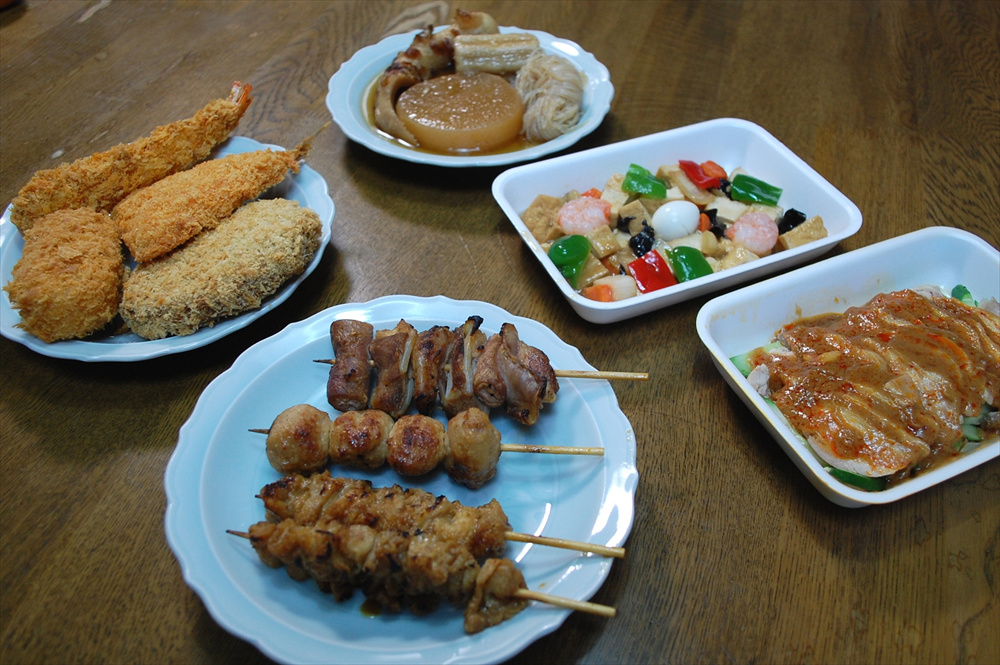 あらかじめ保温機能のついたバックを用意しておけば、総菜を温かいまま持ち帰ることができる