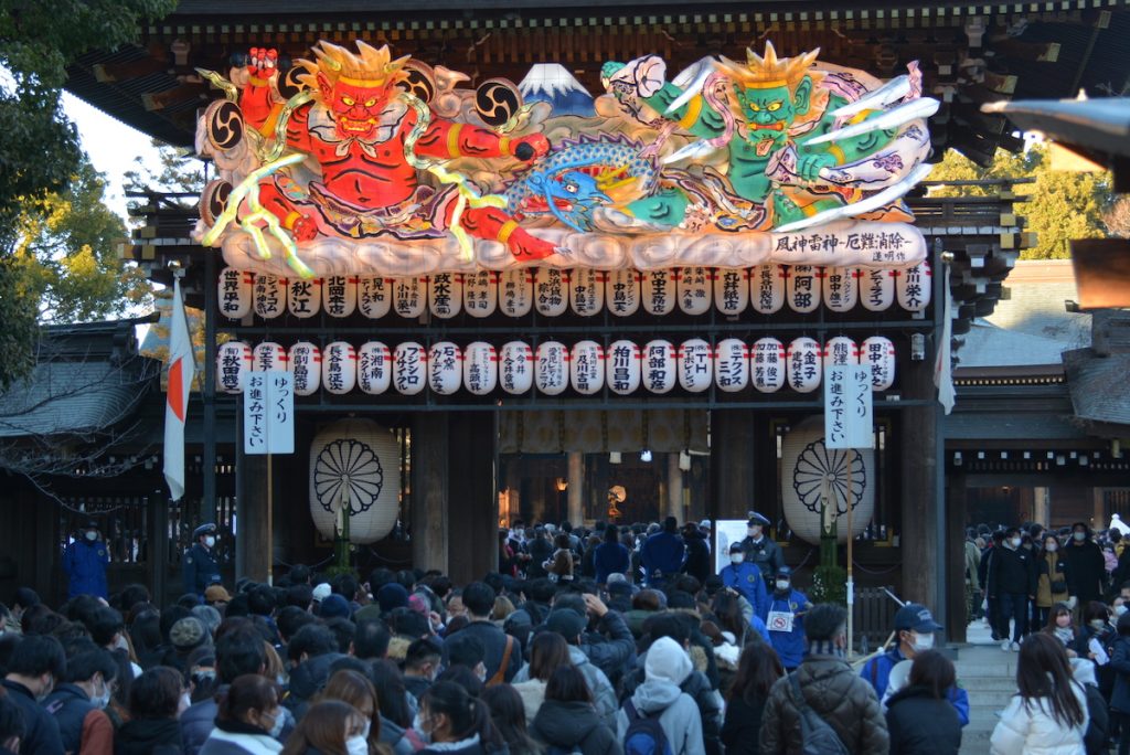 本場、青森のねぶた師が制作する「迎春ねぶた」は、2月23日まで楽しめる(写真提供:寒川神社)