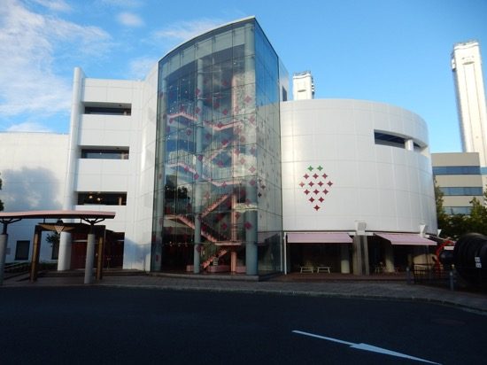 横浜火力発電所内に誕生した「TOKYO STRAWBERRY PARK」