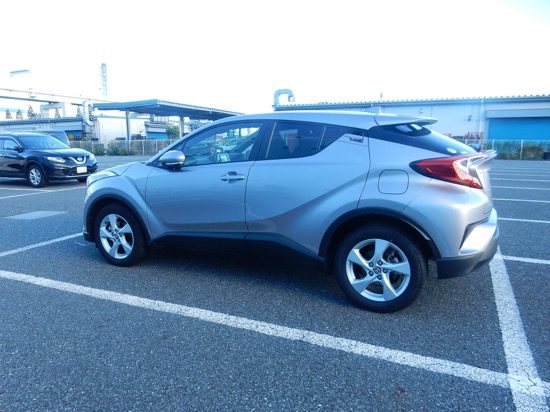 無料の広々とした駐車場