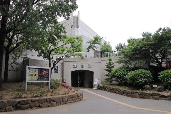 足立区生物園は、元渕江公園内にある