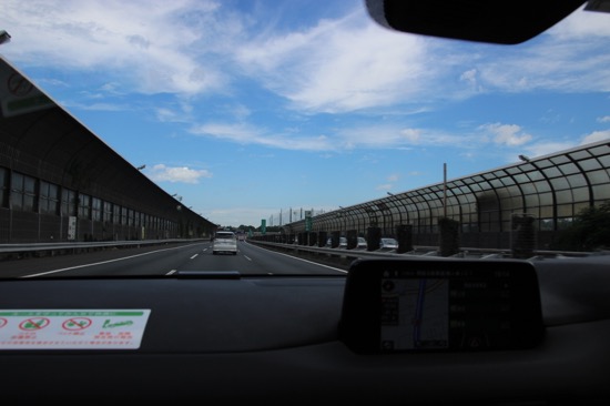 練馬ICから関越自動車へ。空いていれば1時間で到着できる