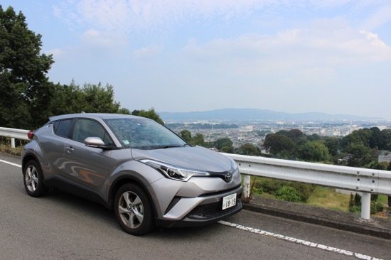 スタイリッシュなボディのC-HR
