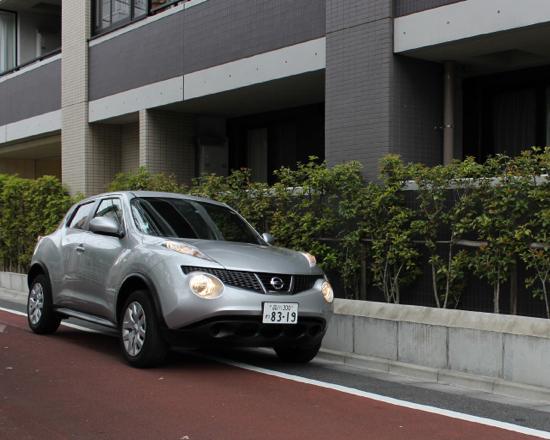 キューブとはまったく違う個性を持つコンパクトSUV