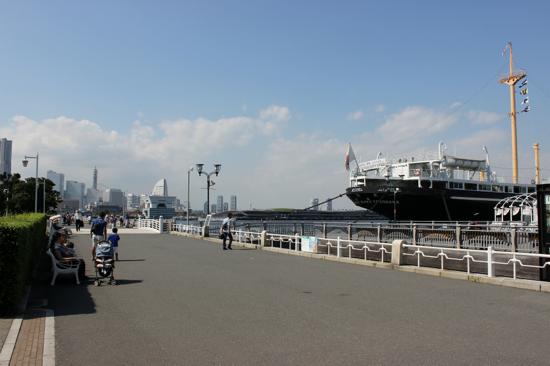 山下公園からは「みなとみらい」が見えます