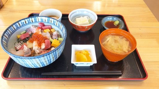 房総の海の幸を味わえる海鮮丼