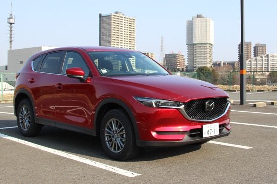 堂々とした車体のマツダ「CX-5」