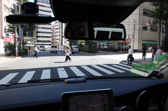 見晴らしがよいので、すれ違いや狭い道でもしっかり周囲を確認できる