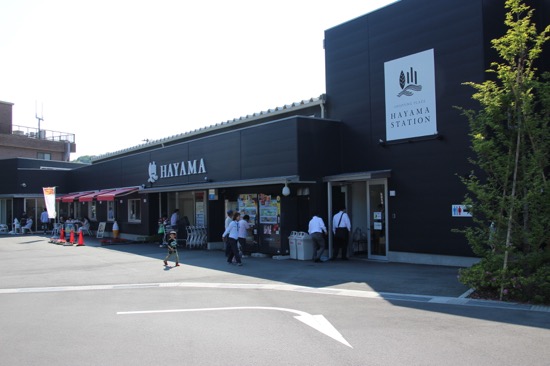 葉山の人気店が集まっているので、お土産を買うのにも食事をするのにもオススメ！