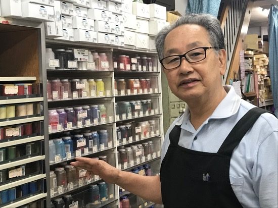 こちらは先代店主の山田さん。やさしく説明いただきました