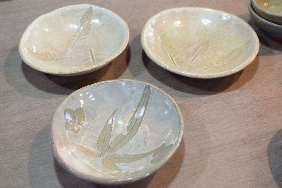 こちらのお皿は見本品。どんなお皿が届くか楽しみ！