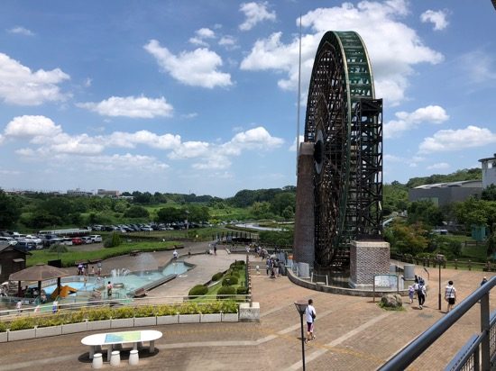 どこからでも見える大水車