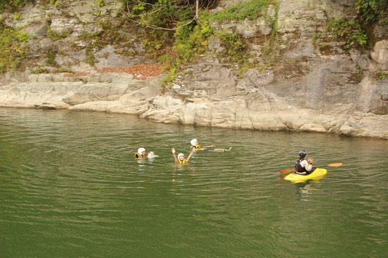 瀞場での水遊びも気持ちいい