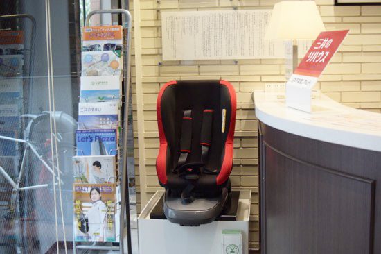 営業時間内に店舗にて貸出・返却手続きができます