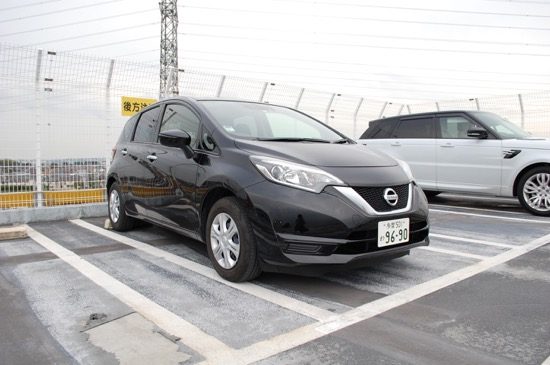 利用した「ノート」には初心者にうれしいバックカメラ付きでした