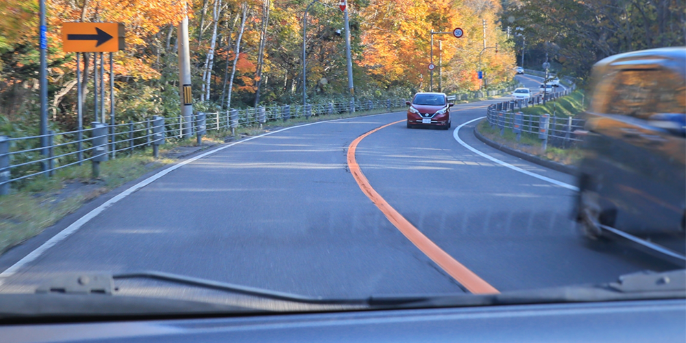 道路のセンターラインの種類と意味をおさらいしよう