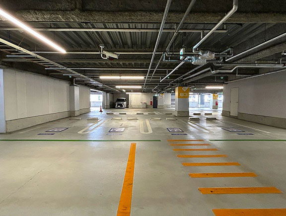 立体駐車場（ステーションは３F）