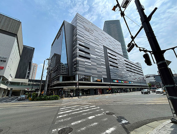 立体駐車場（ステーションは３F）